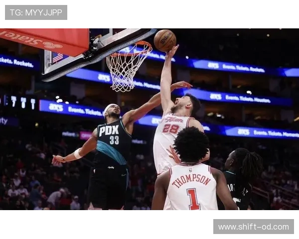 核心布克比上季无球跑位更主动提升空位三分