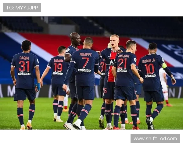 巴黎圣日耳曼巨星扎堆却表现波动，团队重建问题逐步反映在战绩中